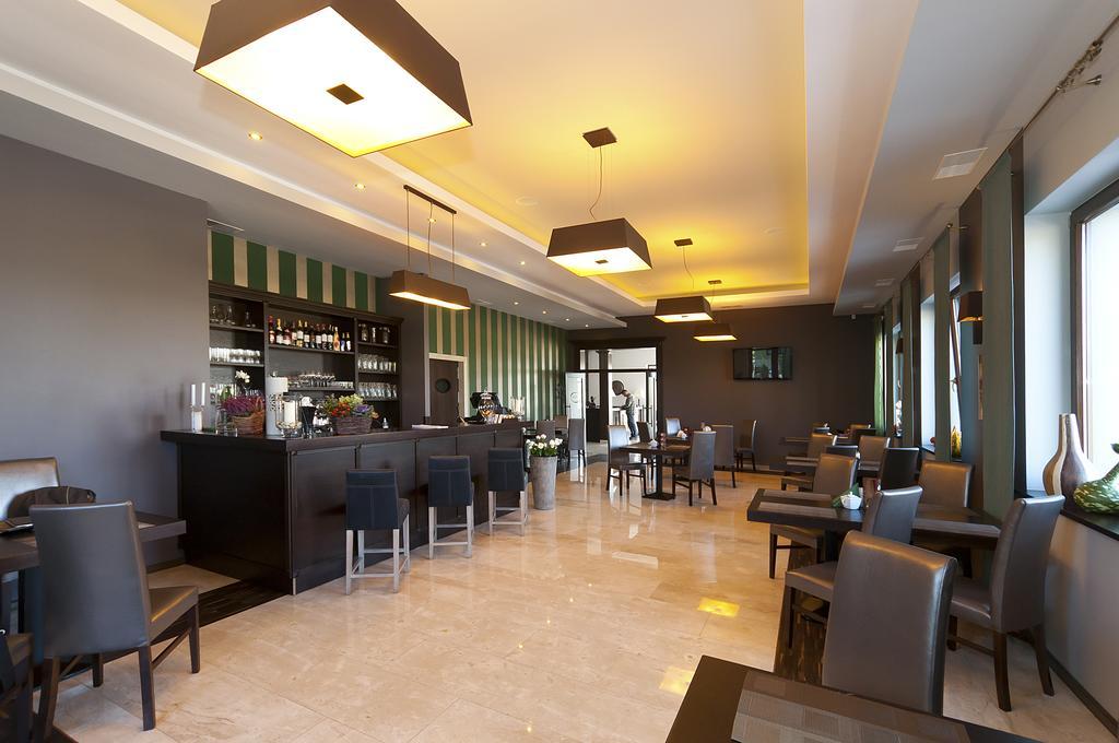 Hotel Oriza Gdów Εξωτερικό φωτογραφία