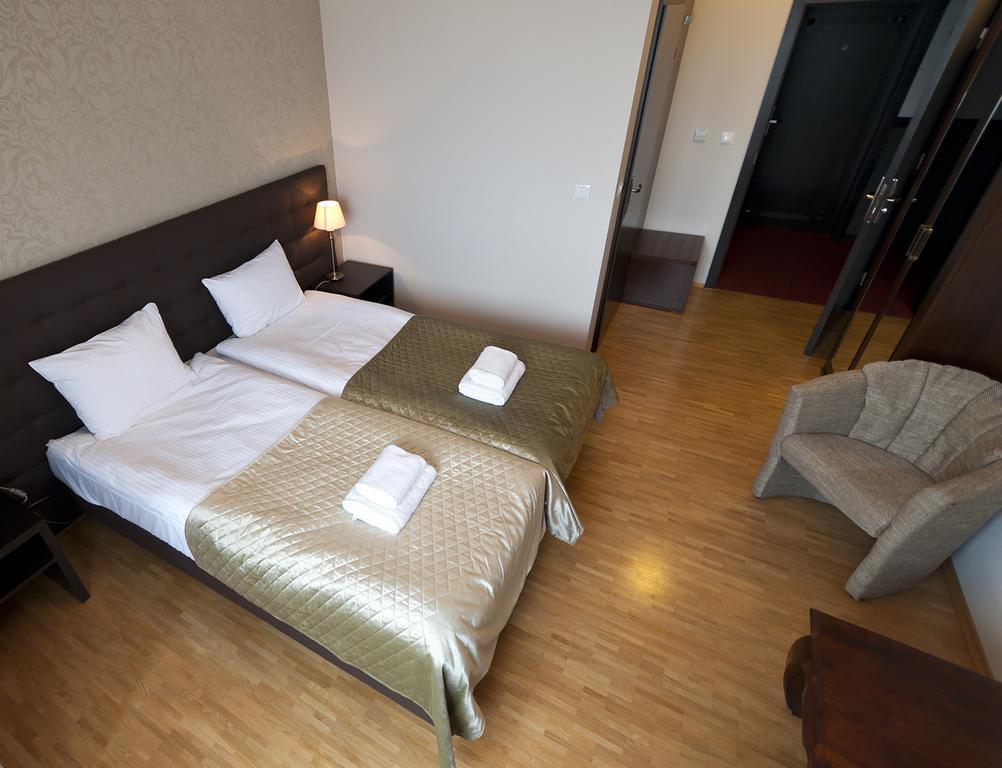 Hotel Oriza Gdów Εξωτερικό φωτογραφία