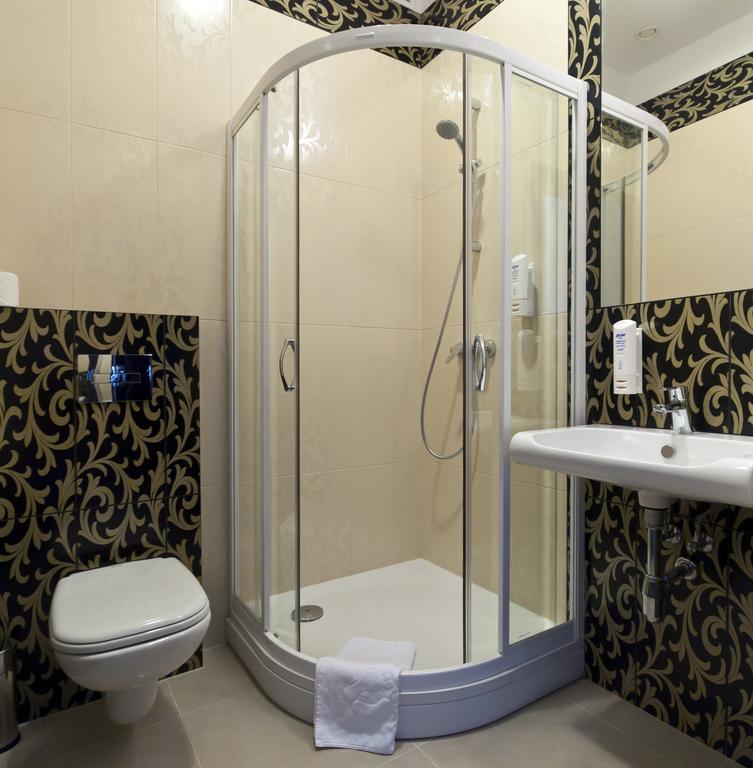 Hotel Oriza Gdów Εξωτερικό φωτογραφία