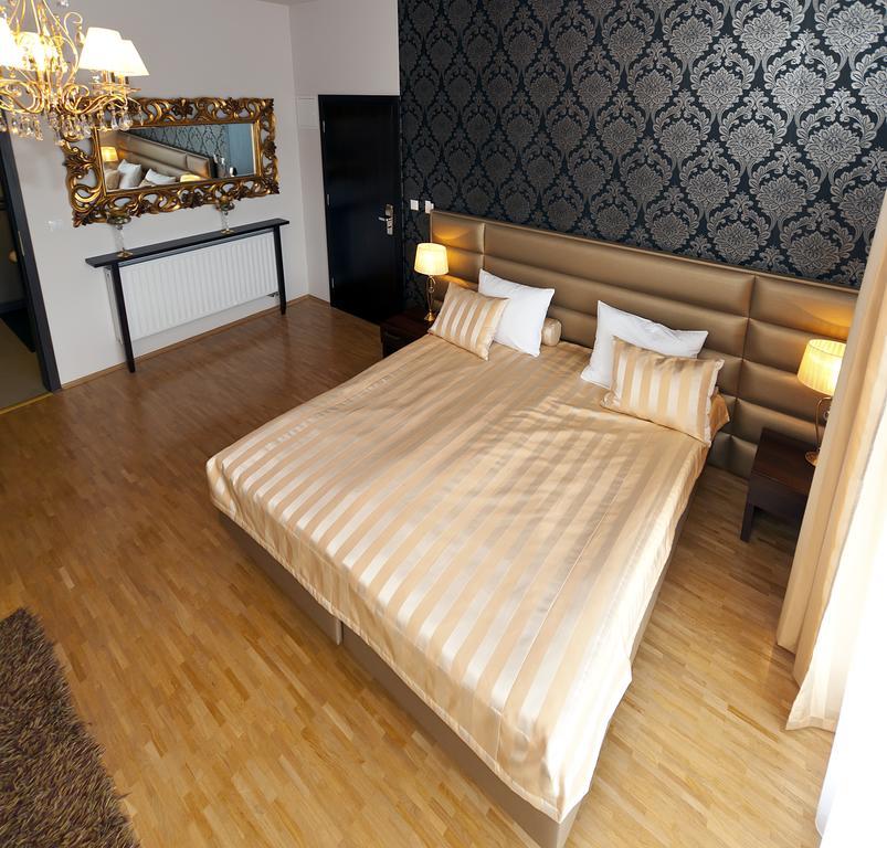 Hotel Oriza Gdów Εξωτερικό φωτογραφία