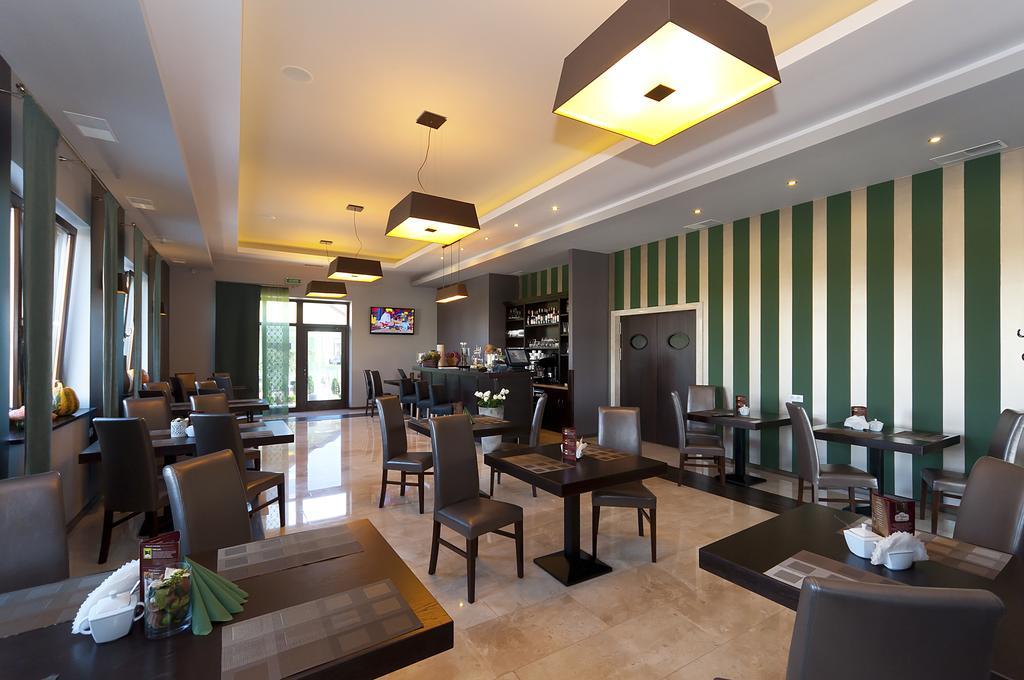 Hotel Oriza Gdów Εξωτερικό φωτογραφία