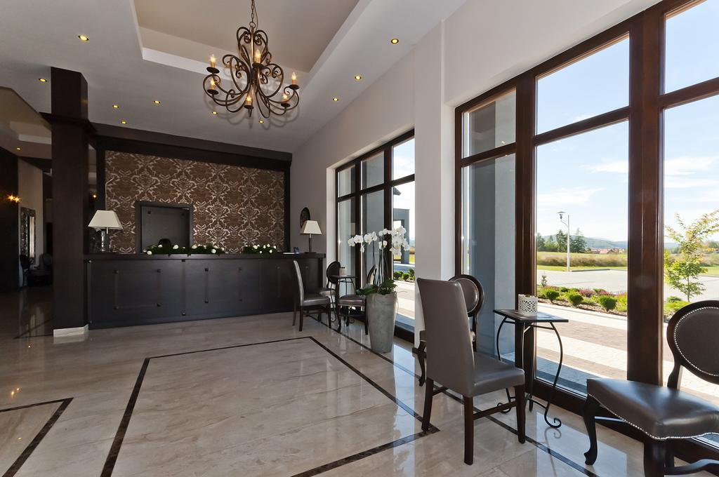 Hotel Oriza Gdów Εξωτερικό φωτογραφία