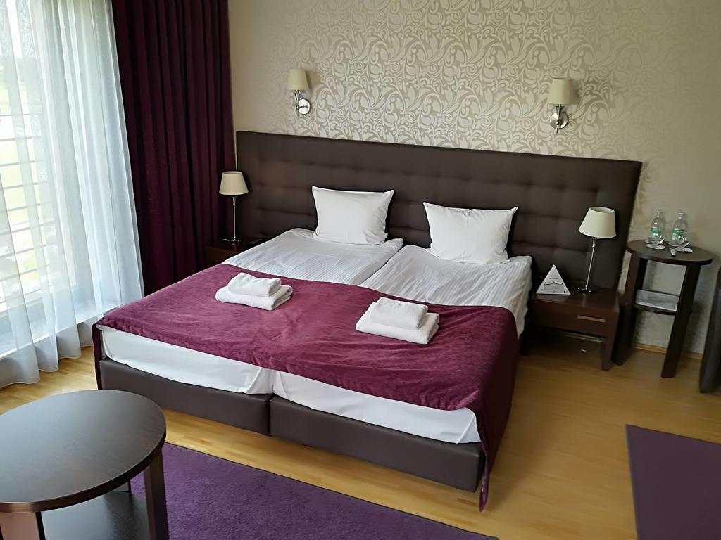 Hotel Oriza Gdów Εξωτερικό φωτογραφία