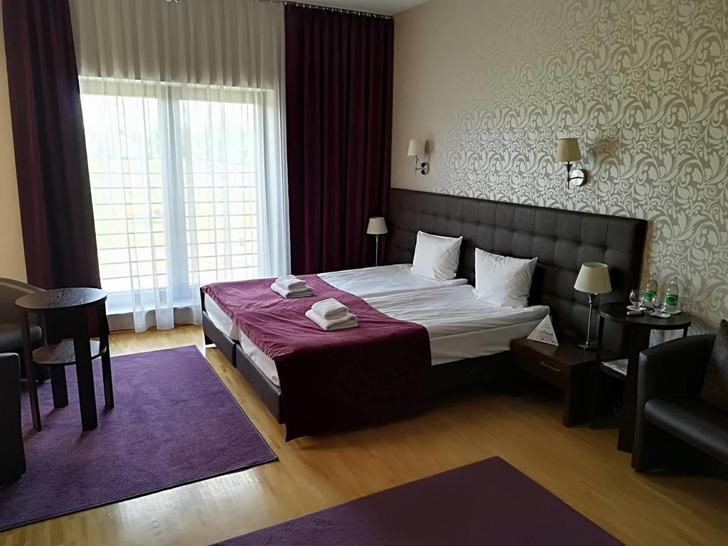 Hotel Oriza Gdów Εξωτερικό φωτογραφία