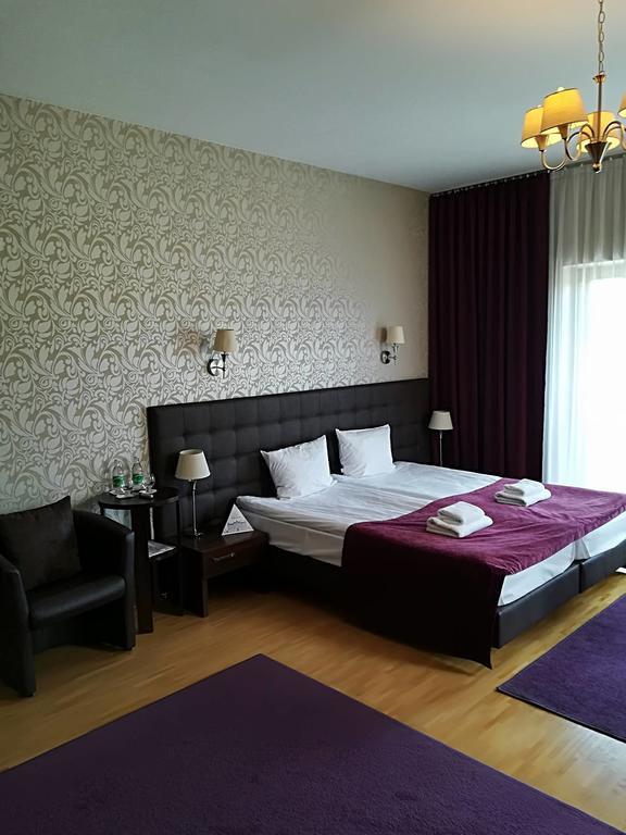 Hotel Oriza Gdów Εξωτερικό φωτογραφία