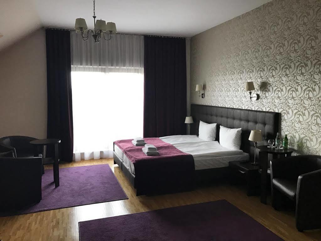 Hotel Oriza Gdów Εξωτερικό φωτογραφία