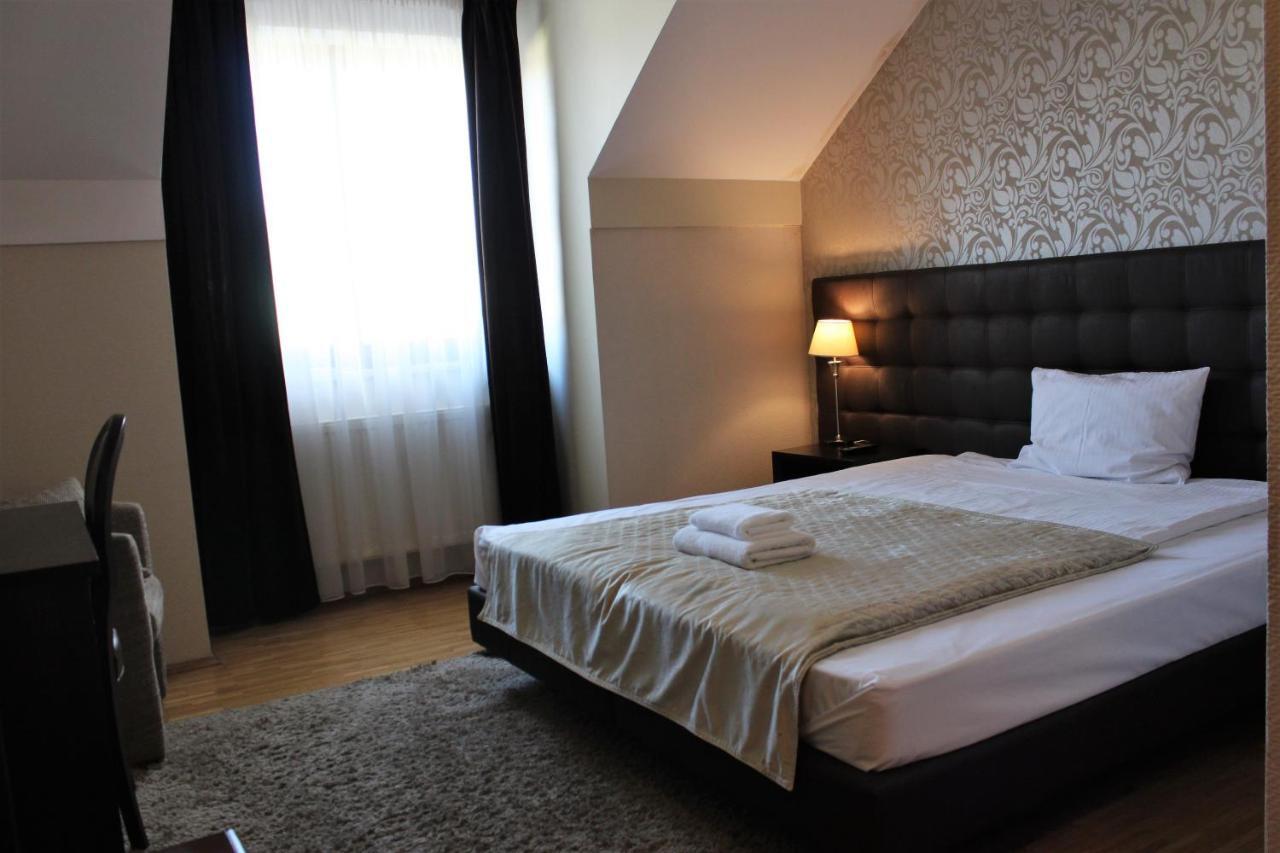 Hotel Oriza Gdów Εξωτερικό φωτογραφία